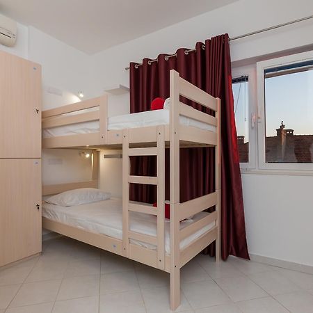 Hostel Free Bird (Adults Only) Dubrovnik Bagian luar foto